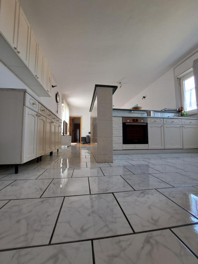 Guest house Varnica Kastel Luksic